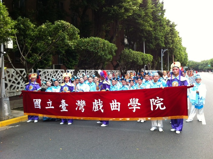 神采飛揚舞昇平